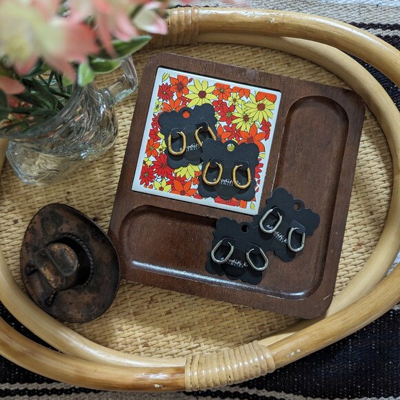 3/$25 OVAL ROUNDED EARRINGS - Picture 1 of 1